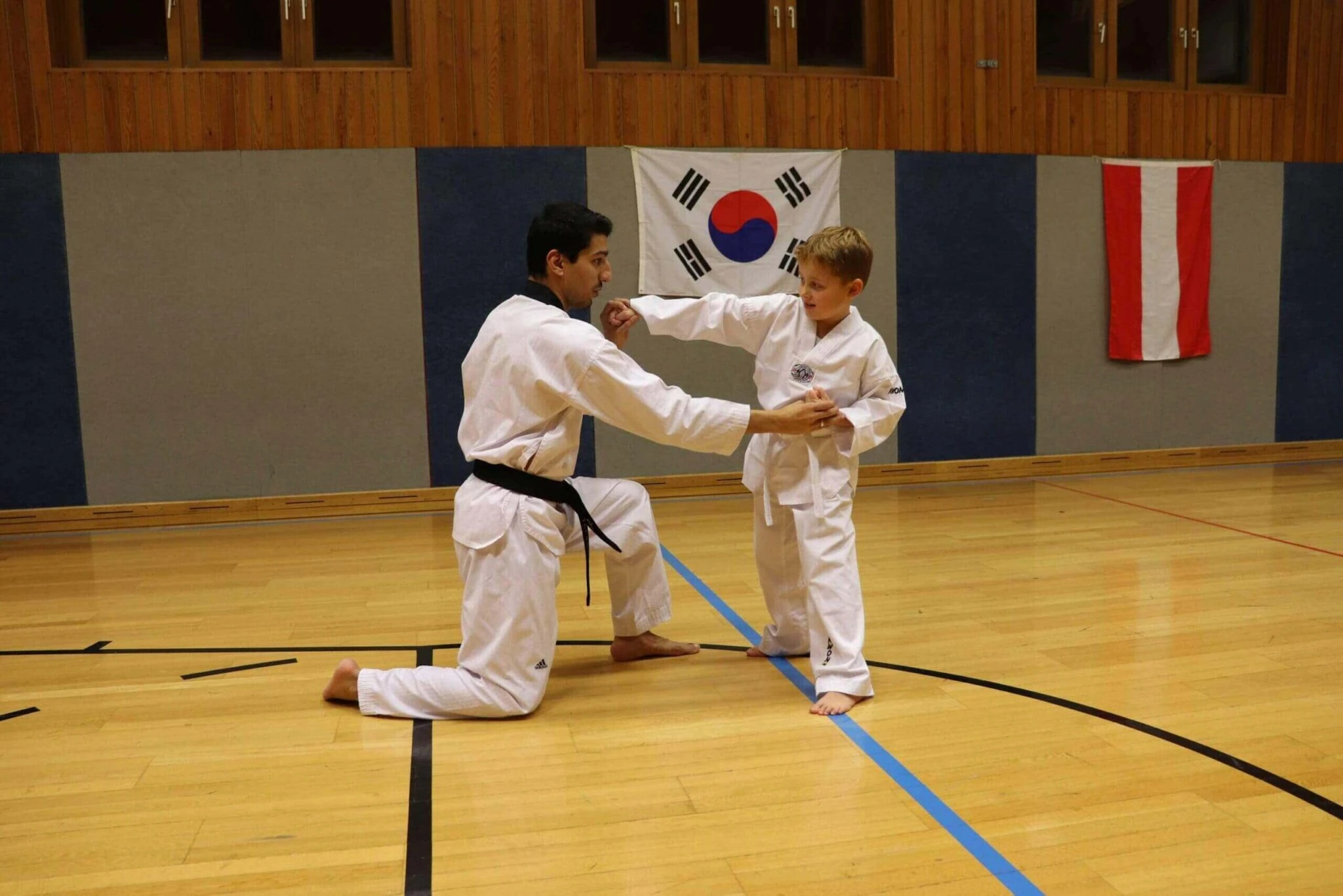Taekwondo-Schnuppertraining mit Ing. Mustafa Ayni und einem Schüler in Wien